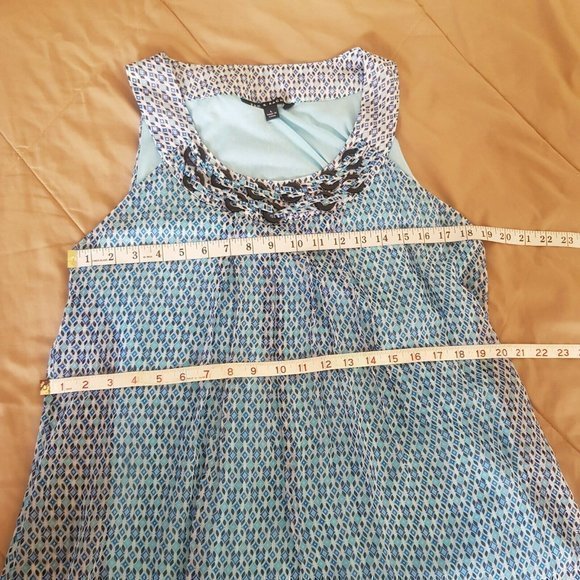 Zac Rachel Sleeveless Sheer Overlay Blouse Size Large Blue Pleated Dressy Flowy - Picture 11 of 12